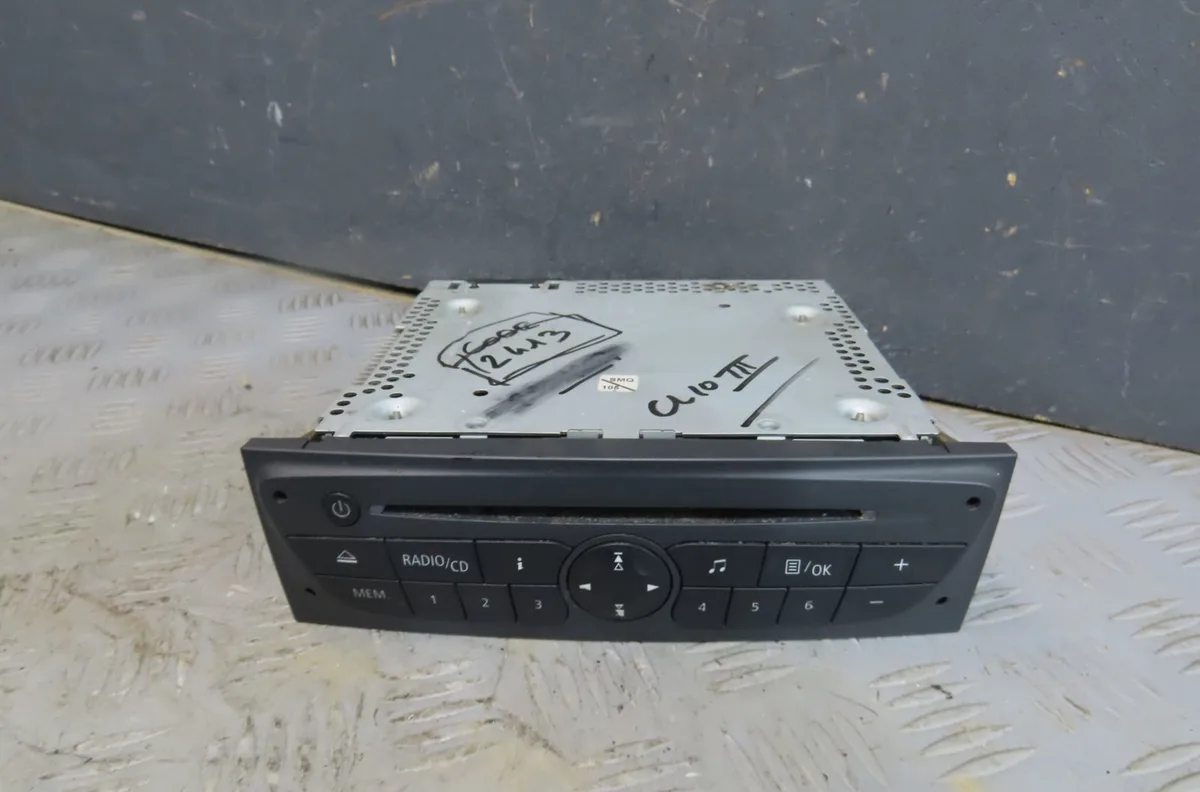 Autoradio Renault CLIO III (BR0-1, CR0-1) 1.5 dci (c-br0g, c-br1g) (2005-2012) 5 portes occasion