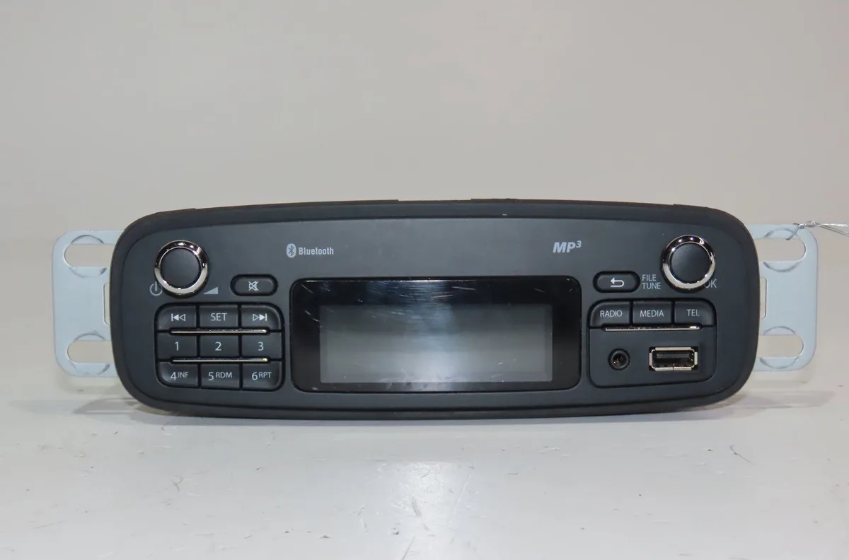 Autoradio Renault CLIO IV (BH_) 1.5 dci 75 (2012) 5 portes occasion