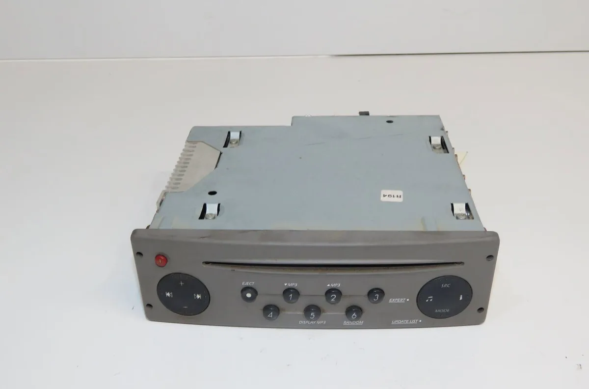 Autoradio Renault KANGOO Express (FW0-1_) 1.5 dci 70 (fw0a, kw0v) (2008) 4 portes occasion