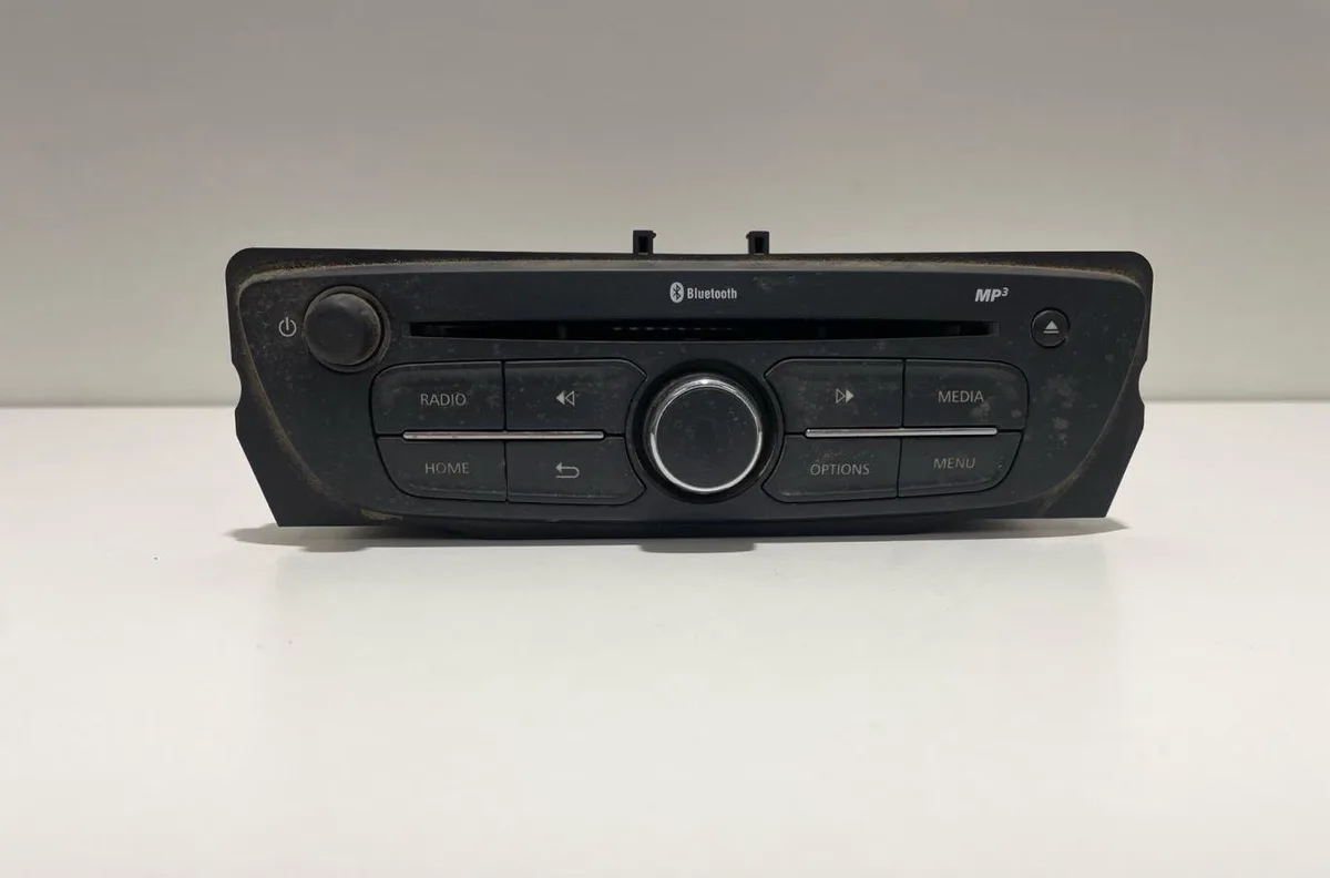 Autoradio Renault KANGOO Express (FW0-1_) 1.5 dci 75 (fw07, fw10, fw04) (2010) 4 portes occasion