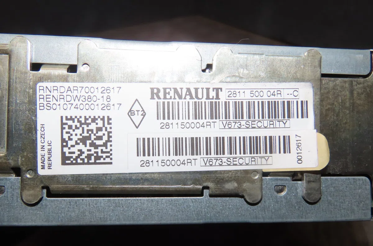 Autoradio Renault LAGUNA III (BT0-1) 2.0 dci (bt07, bt0j, bt14, bt1a, bt1s) (2007-2015) 5 portes occasion