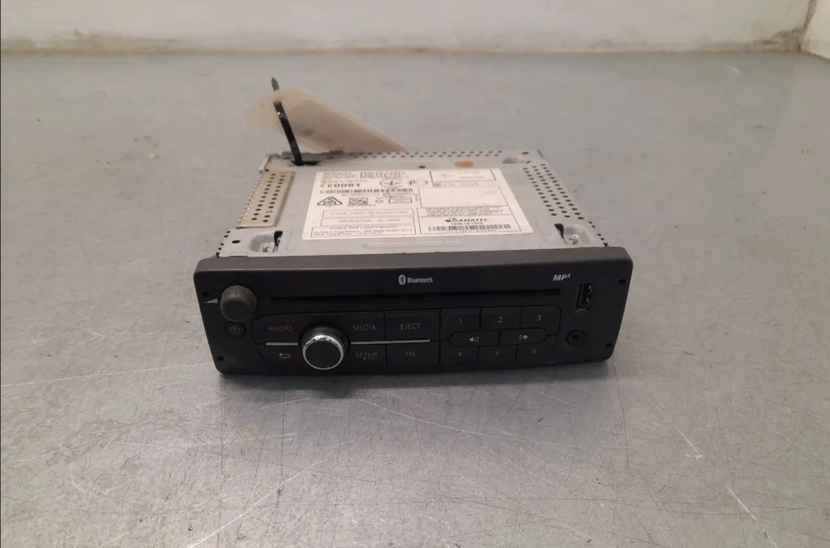 Autoradio Renault MASTER III Camionnette (FV) 2.3 dci 125 fwd (fv0c, fv0d, fv0g, fv0h, fv0j, fv0k) (2010) occasion