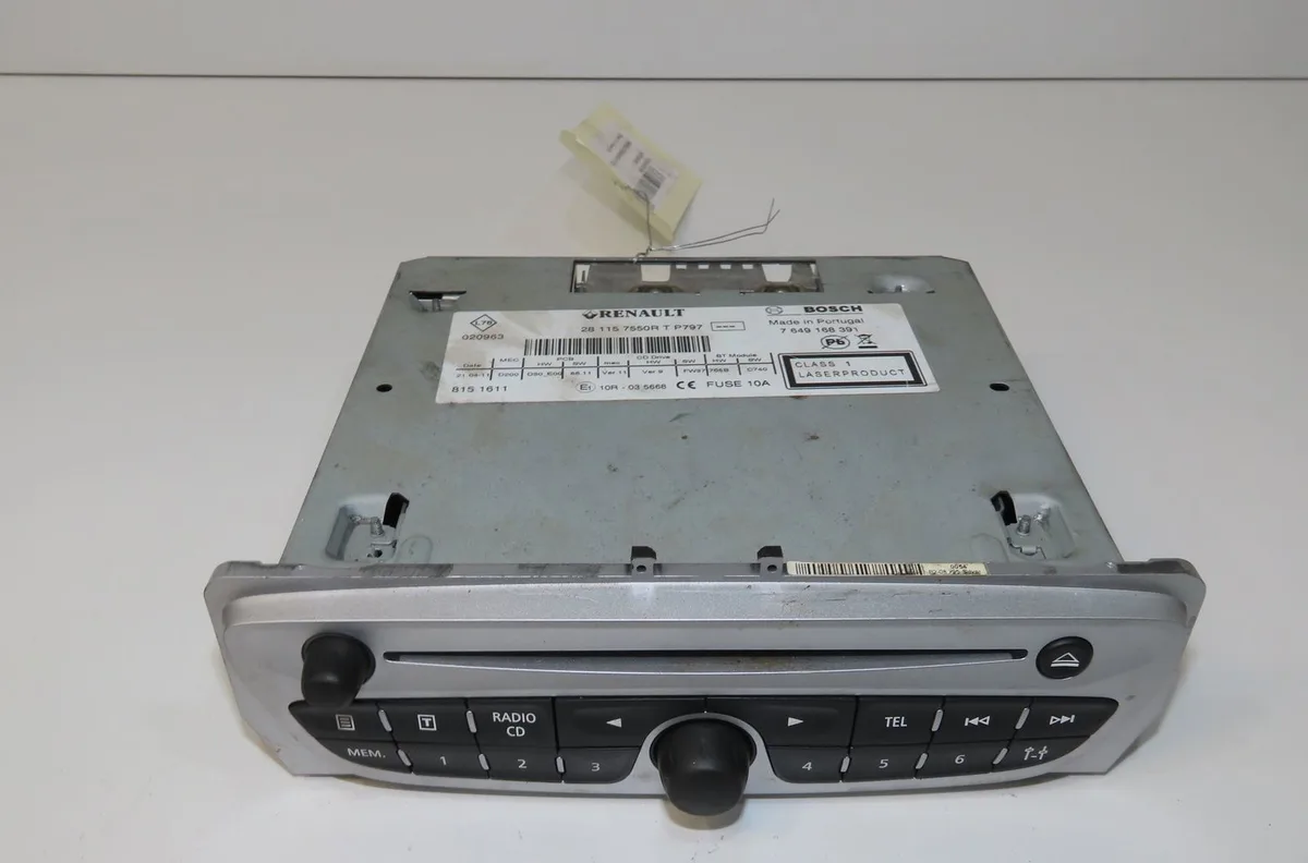 Autoradio Renault MEGANE III 3-5 portes (BZ0-1_, B3_) 1.5 dci (bz09, bz0d, bz1w, bz29, bz14) (2009) 5 portes occasion