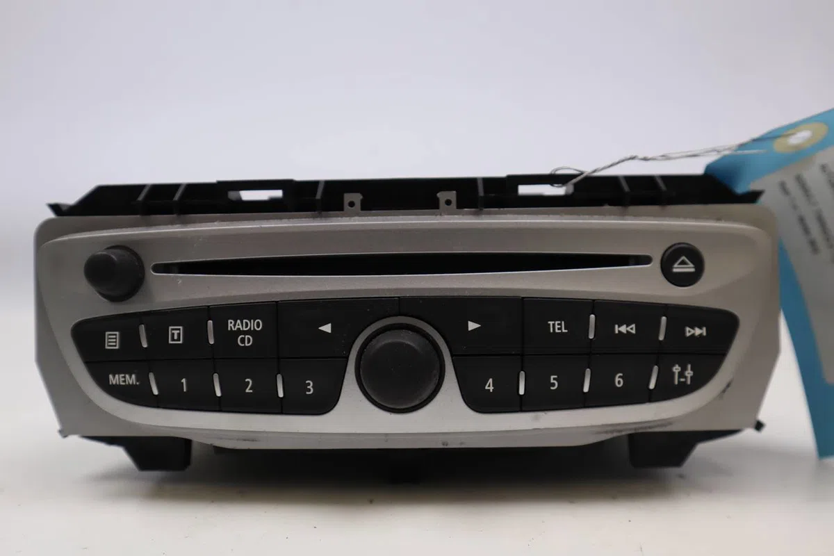 Autoradio Renault TWINGO II (CN0_) 1.2 16v (cn04, cn0a, cn0b) (2007-2014) 3 portes occasion