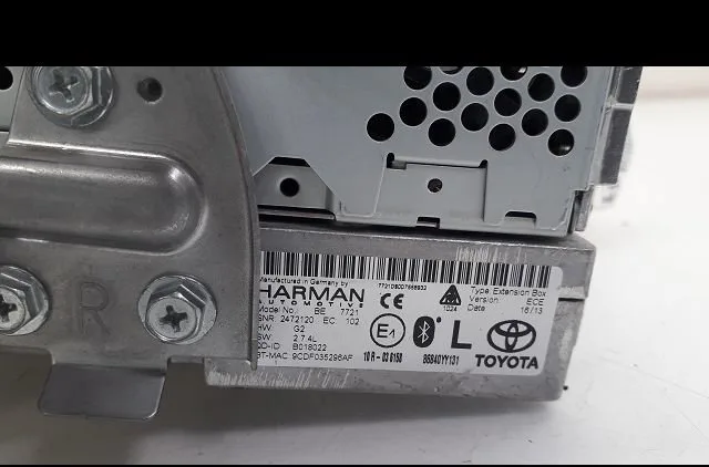 Autoradio Toyota YARIS (_P13_) 1.5 hybrid (nhp130_) (2012) occasion