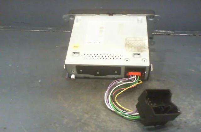 Autoradio Volkswagen GOLF V (1K1) 1.9 tdi (2003-2008) occasion