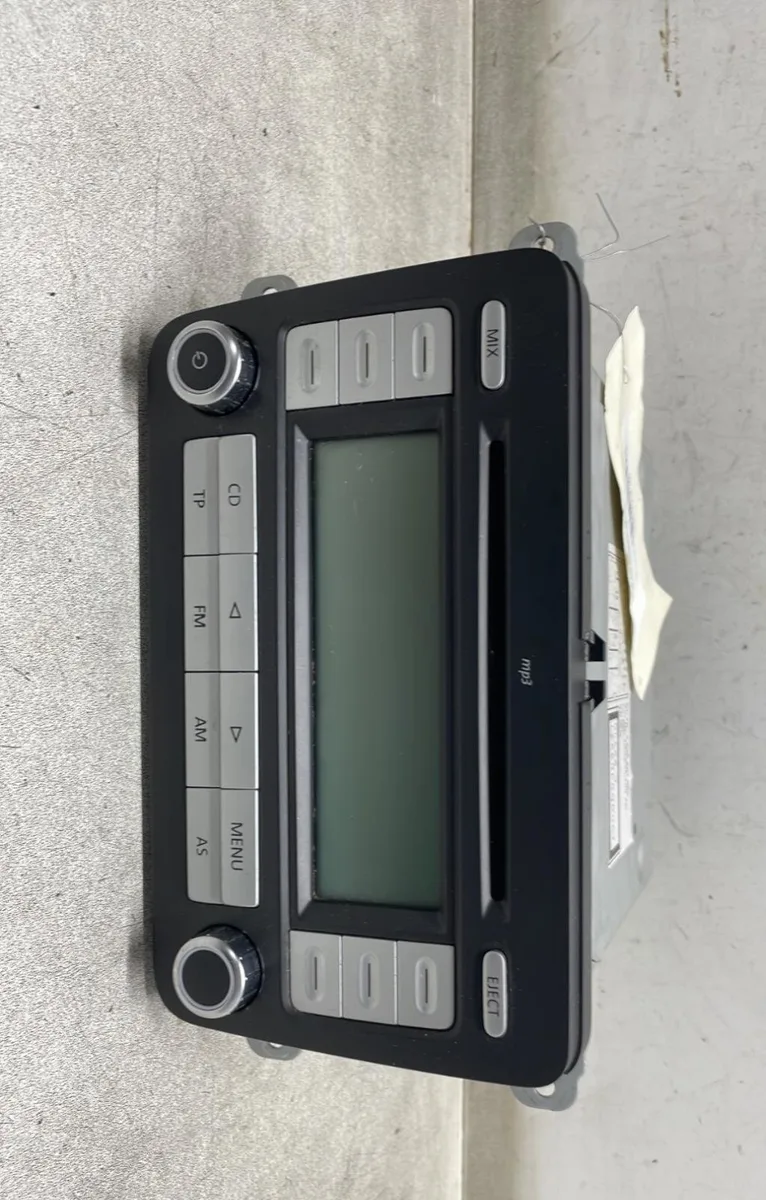 Autoradio Volkswagen TOURAN (1T1, 1T2) 1.9 tdi (2003-2004) 5 portes occasion