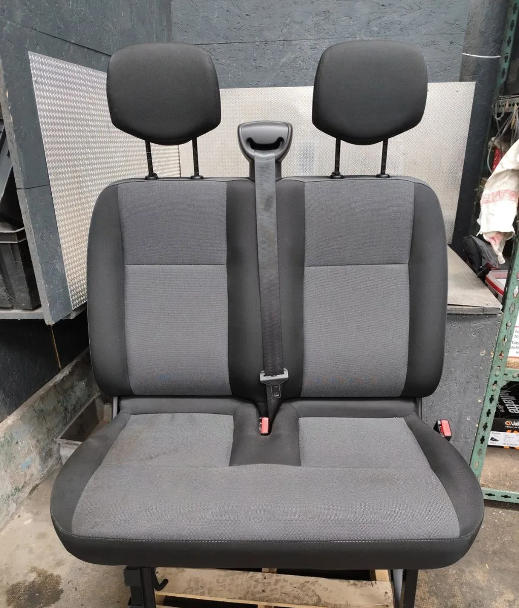 Banquette avant Renault MASTER III Camion plate-forme-Châssis (EV, HV, UV) 2.3 dci 145 fwd (ev0e, ev0f, hv0e, hv0f, uv0e