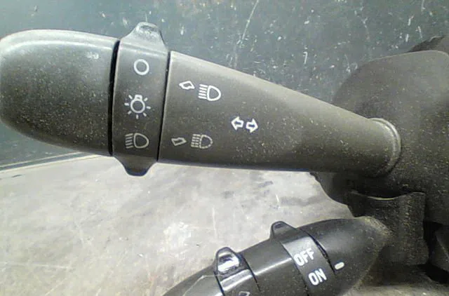 Bloc commodos Alfa romeo 147 (937_) 1.9 jtd (937.axd1a, 937.bxd1a) (2001-2010) occasion
