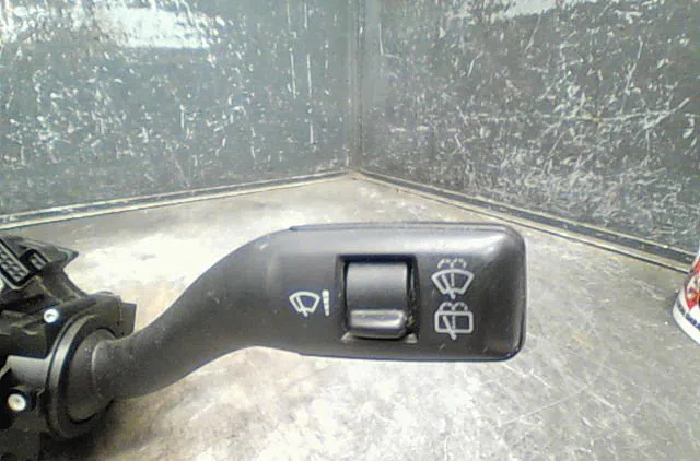 Bloc commodos Audi A4 B7 (8EC) 1.6 (2004-2008) occasion