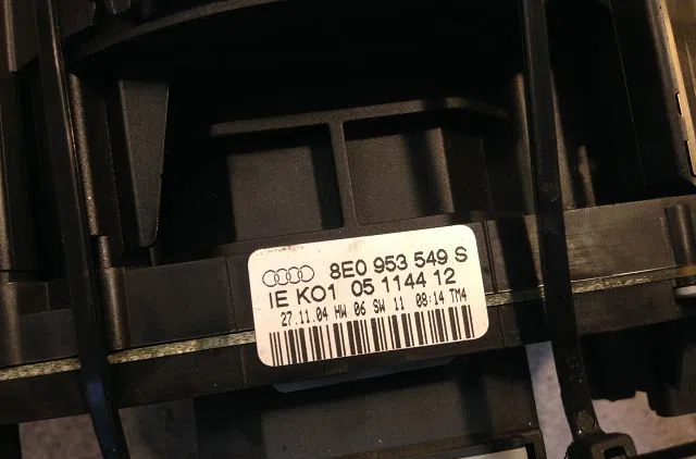 Bloc commodos Audi A4 B7 (8EC) 2.0 tdi 16v (2004-2008) 4 portes occasion