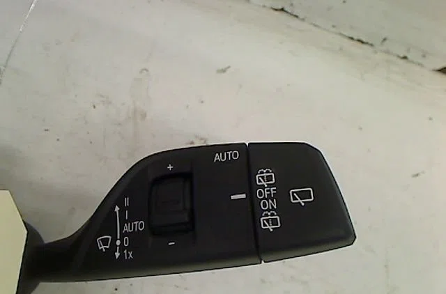 Bloc commodos Bmw 1 (F40) 118 d (2019) occasion