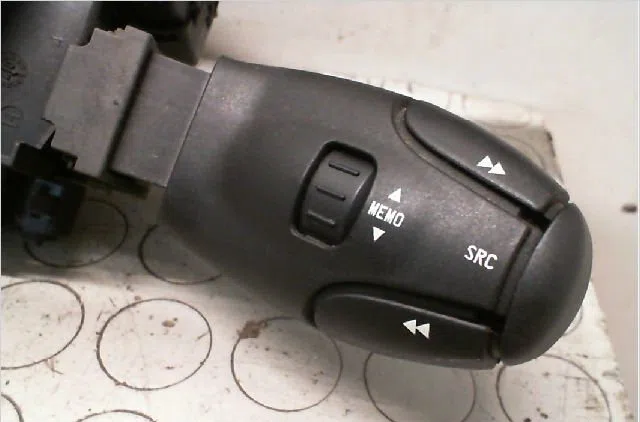 Bloc commodos Citroën C2 (JM_) 1.1 (2003-2012) 3 portes occasion