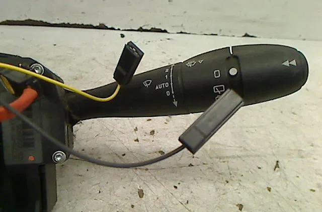 Bloc commodos Citroën C3 I (FC_, FN_) 1.4 hdi (2003-2011) 5 portes occasion