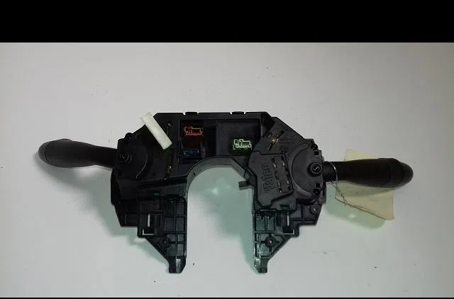 Bloc commodos Citroën C4 GRAND PICASSO I (UA_) 1.6 hdi (2006-2011) 5 portes occasion