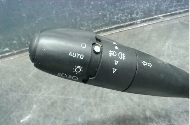 Bloc commodos Citroën C4 GRAND PICASSO I (UA_) 2.0 i 16v (2006-2013) occasion
