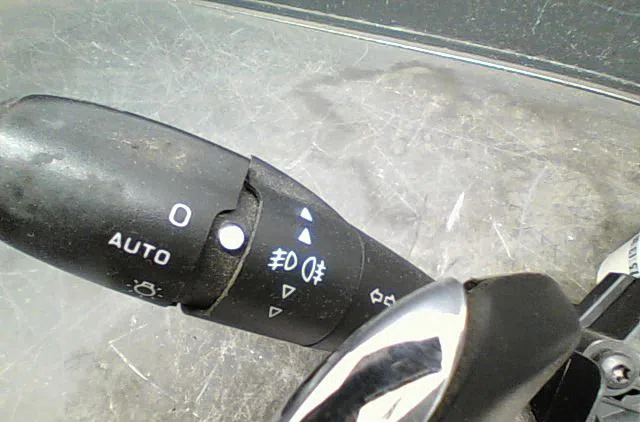 Bloc commodos Citroën C4 PICASSO I Monospace (UD_) 2.0 hdi 138 (2006-2013) 5 portes occasion