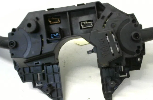 Bloc commodos CITROEN C4 PICASSO I Phase 1 01-2007--10-2013 1.8i 16v occasion