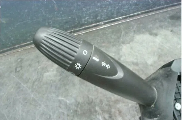 Bloc commodos Fiat PUNTO (188_) 1.3 jtd 16v (2003-2012) 5 portes occasion