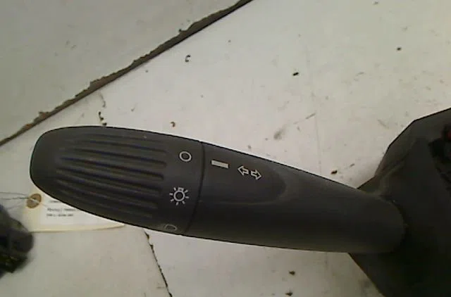 Bloc commodos Fiat PUNTO (188_) 1.3 jtd 16v (2003-2012) 5 portes occasion