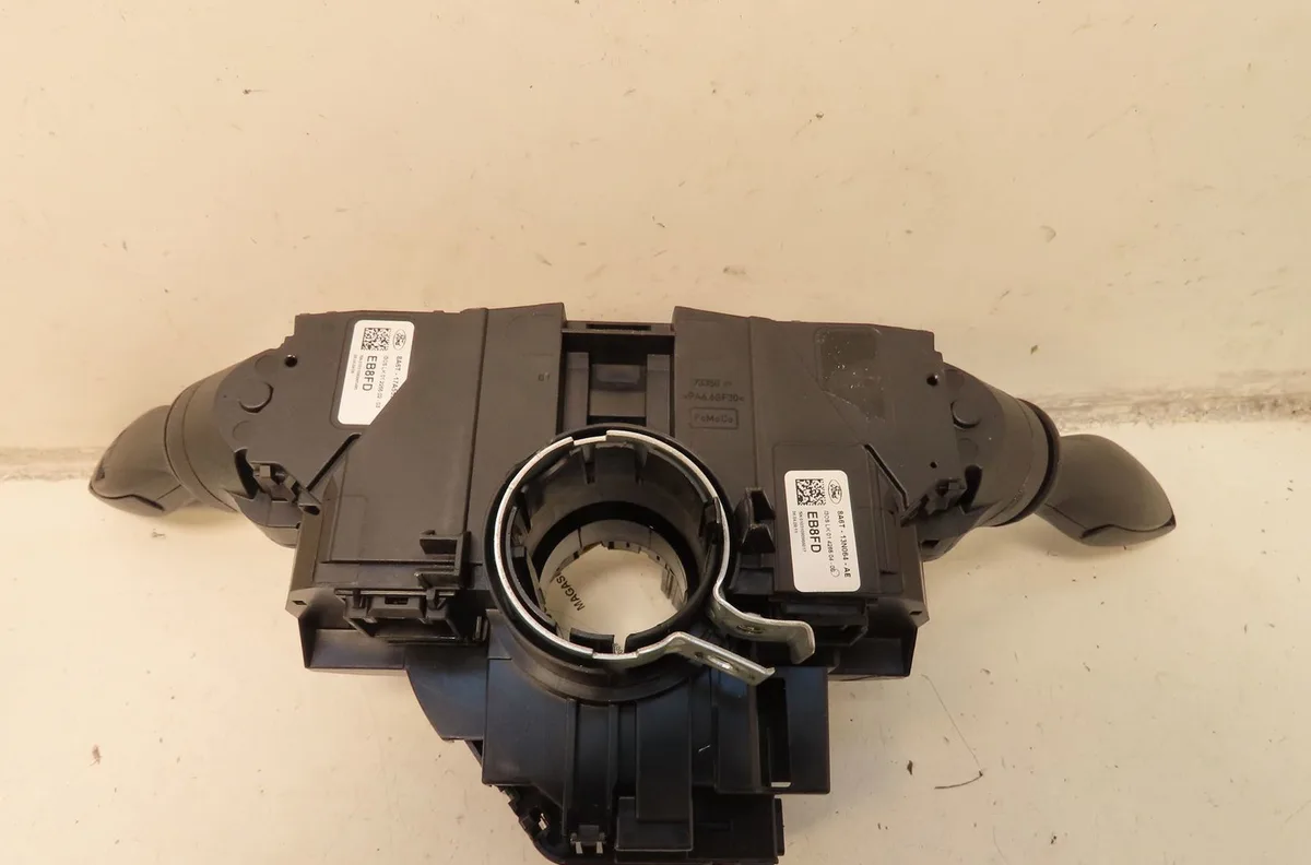 Bloc commodos Ford FIESTA V (JH_, JD_) 1.4 tdci (2001-2008) 5 portes occasion