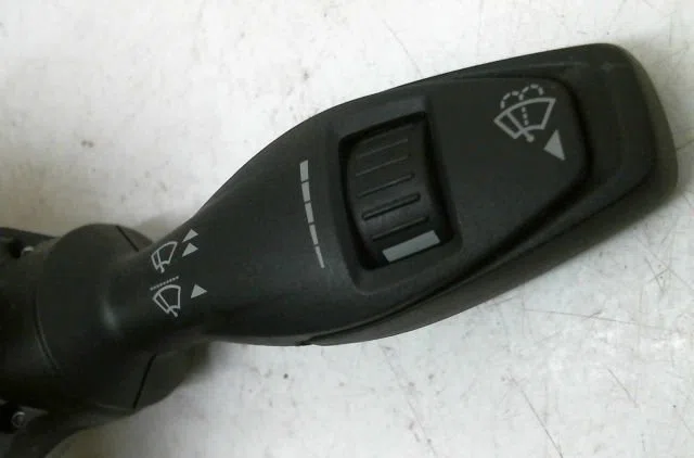 Bloc commodos Ford FIESTA VI (CB1, CCN) 1.25 (2008-2017) 5 portes occasion