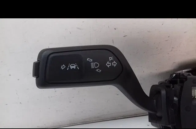 Bloc commodos Ford FOCUS IV (HN) 1.0 ecoboost (2018) occasion