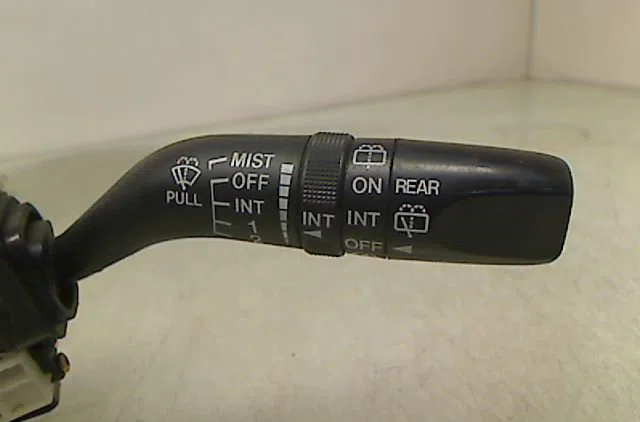 Bloc commodos Mazda 6 Hatchback (GG) 2.0 di (gg14) (2002-2007) occasion