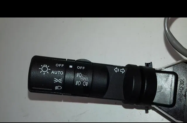 Bloc commodos Nissan QASHQAI - QASHQAI 2 I (J10, NJ10, JJ10E) 1.6 (2010-2013) occasion