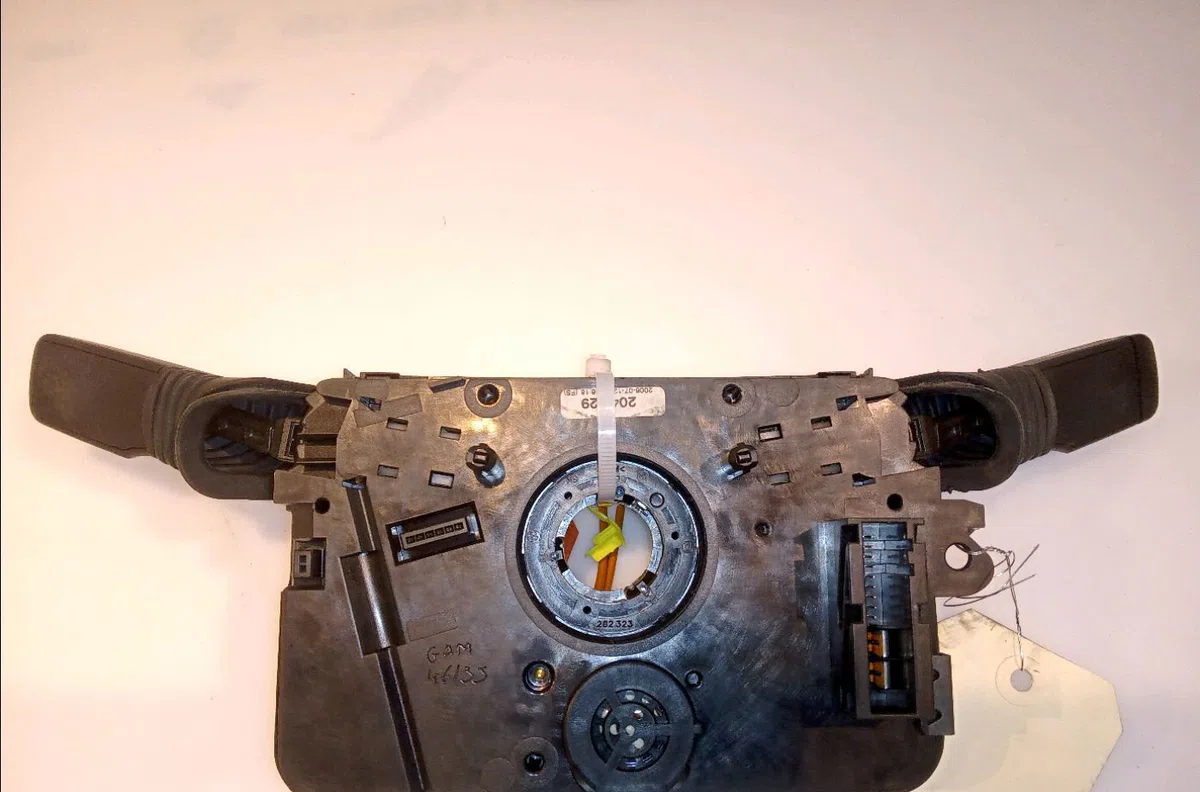 Bloc commodos Opel ASTRA H GTC (A04) 1.9 cdti (l08) (2005-2010) occasion