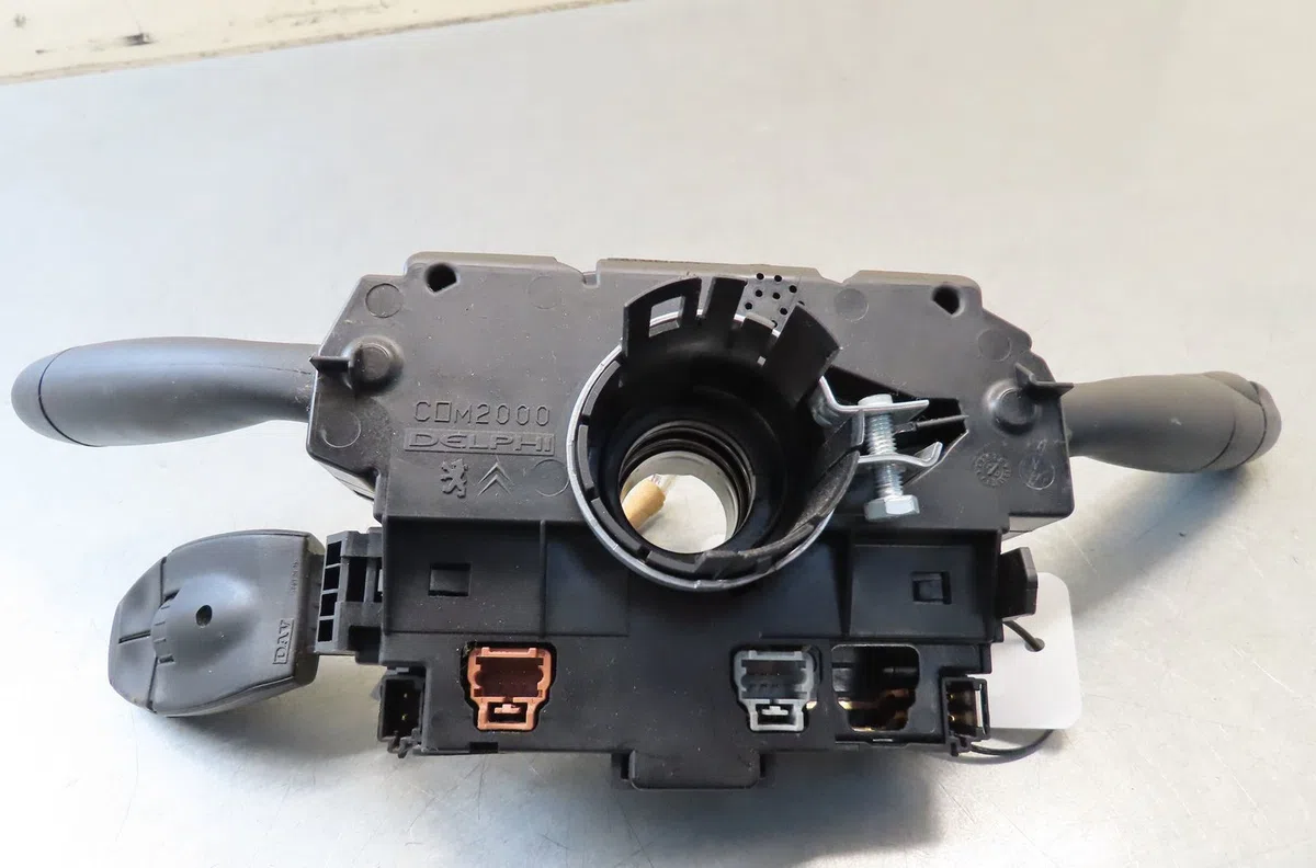 Bloc commodos Peugeot 206 (2L_, 2M_) 1.4 i (2lkfwa, 2mkfwa) (2009-2013) 3 portes occasion