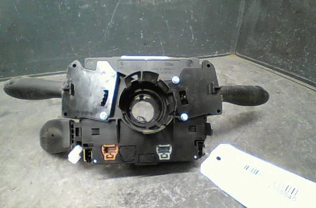Bloc commodos Peugeot 207-207 (WA_, WC_) 1.4 16v (2006-2013) 3 portes occasion