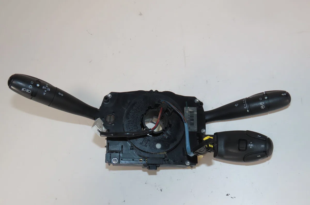 Bloc commodos Peugeot 207-207 (WA_, WC_) 1.4 hdi (2006-2015) 5 portes occasion