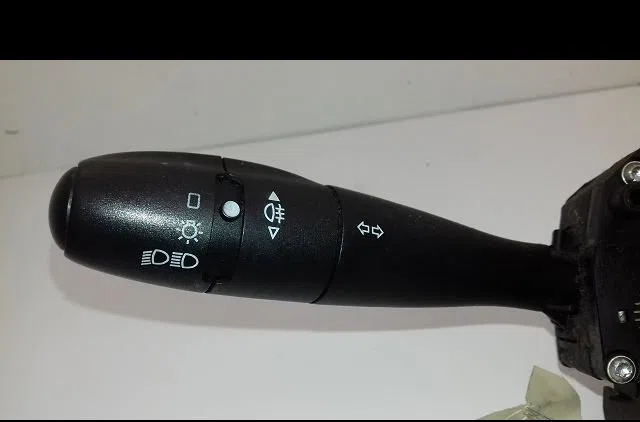 Bloc commodos Peugeot 207-207 (WA_, WC_) 1.4 hdi (2006-2015) 5 portes occasion
