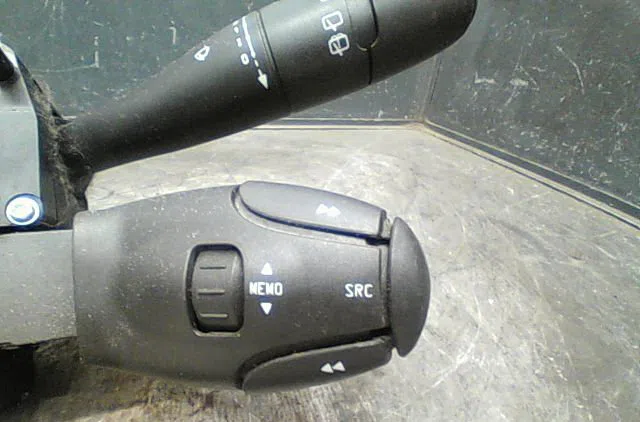 Bloc commodos Peugeot 207-207 (WA_, WC_) 1.6 16v vti (2007-2012) 5 portes occasion