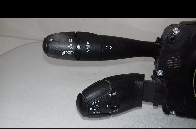 Bloc commodos Peugeot 207-207 (WA_, WC_) 1.6 hdi (2006-2013) 5 portes occasion