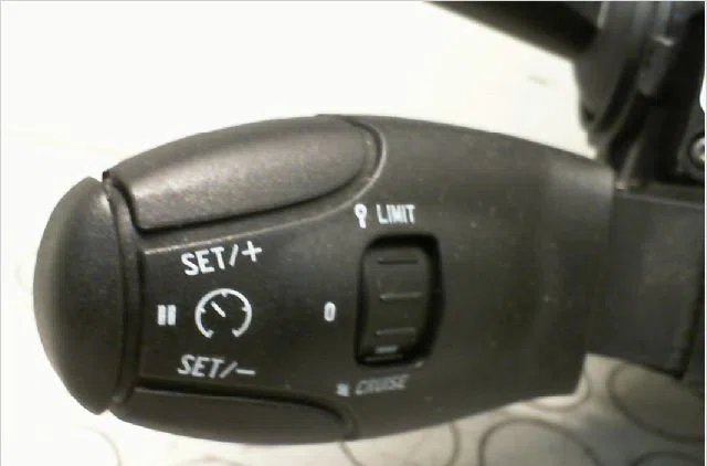 Bloc commodos Peugeot 208 I (CA_, CC_) 1.6 hdi (2012) occasion