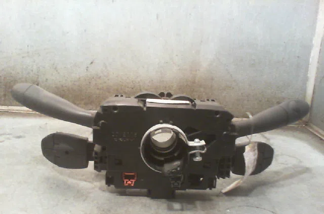 Bloc commodos PEUGEOT 307 Phase 1 04-2001--06-2005 occasion
