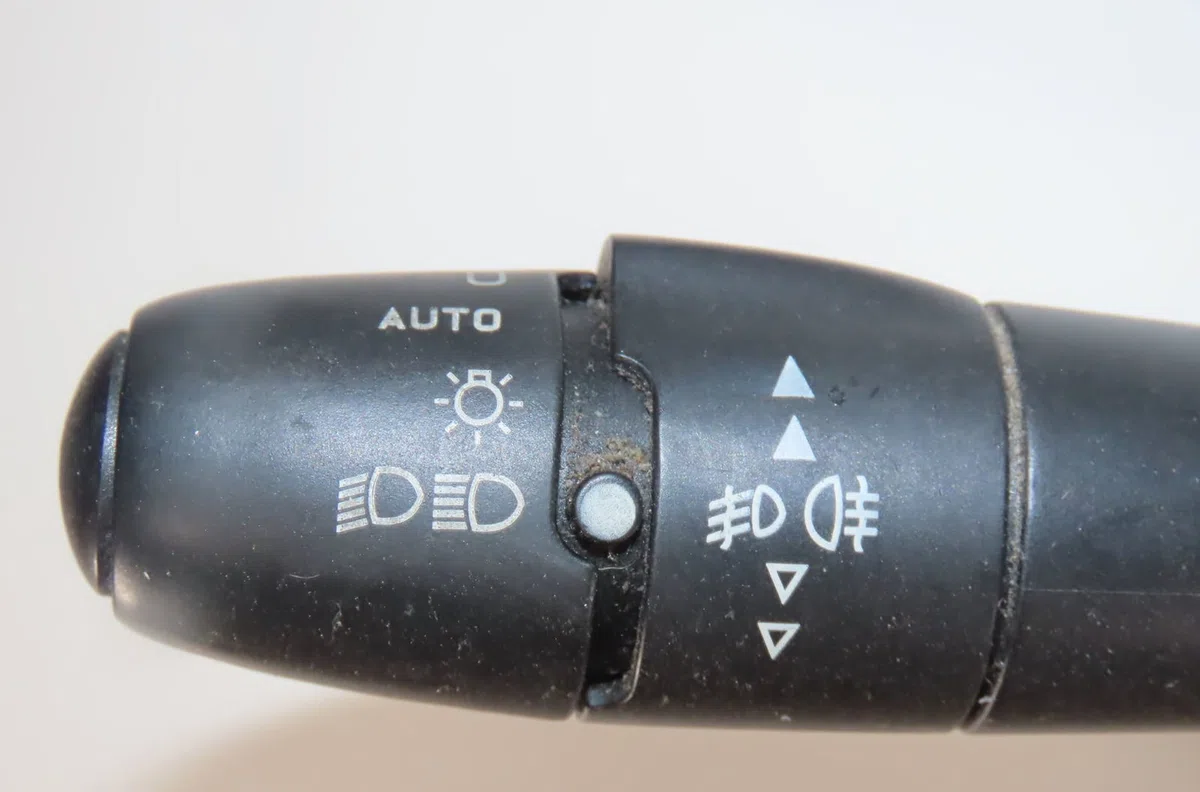Bloc commodos Peugeot 308 I (4A_, 4C_) 1.6 hdi (2007-2014) 5 portes occasion
