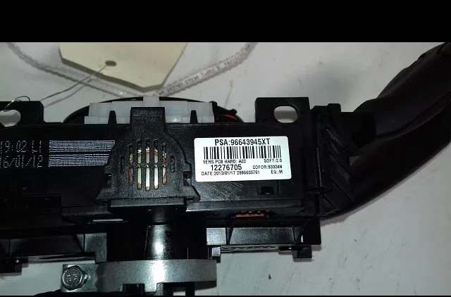 Bloc commodos Peugeot 308 I (4A_, 4C_) 1.6 hdi (2007-2014) 5 portes occasion