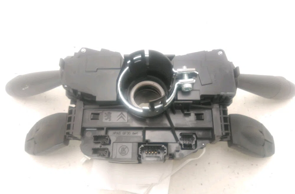 Bloc commodos Peugeot 5008 (0U_, 0E_) 1.6 bluehdi 120 (2014-2017) 5 portes occasion
