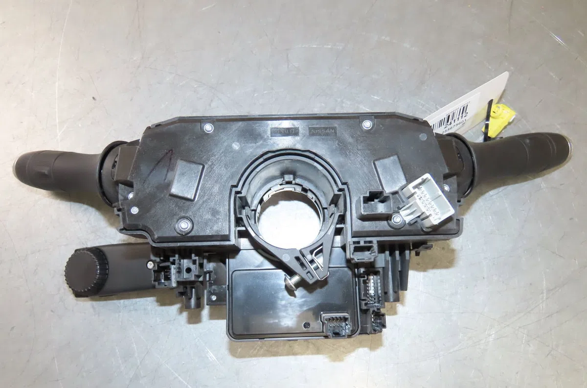 Bloc commodos Renault CAPTUR II (HF_) Blue dci 115 (hfad) (2020) occasion