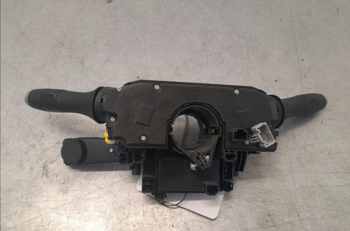 Bloc commodos Renault CLIO V (B7_) 1.0 tce 100 (b7mt) (2019) occasion