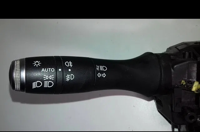 Bloc commodos Renault CLIO V (B7_) 1.3 tce 130 (b7mf) (2019) occasion