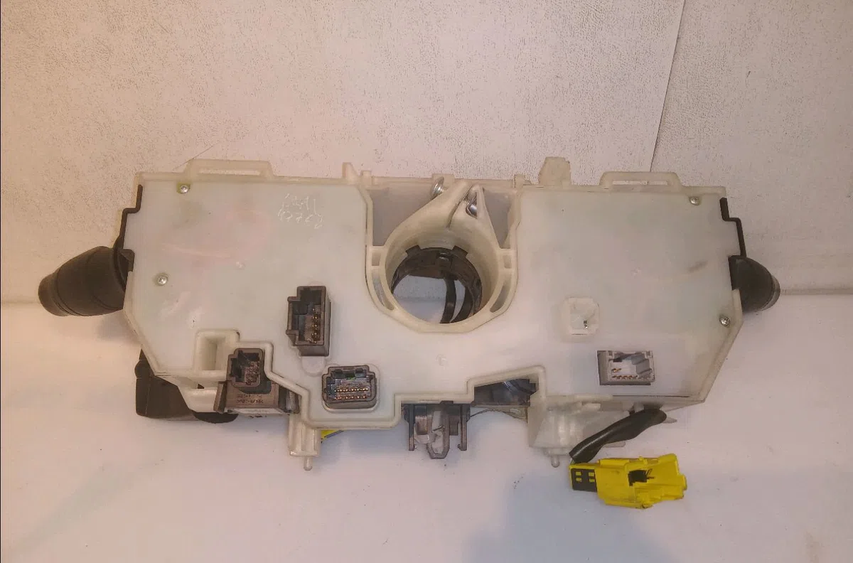 Bloc commodos Renault GRAND SCÉNIC III (JZ0-1_) 1.5 dci (2009) 5 portes occasion