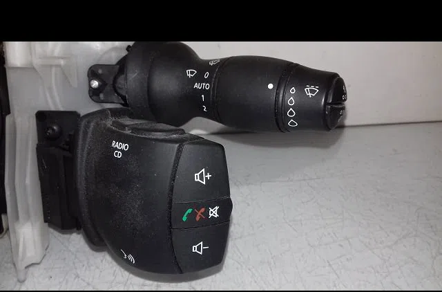 Bloc commodos Renault LAGUNA Coupé (DT0-1) 3.5 v6 (dt0p) (2008-2015) occasion