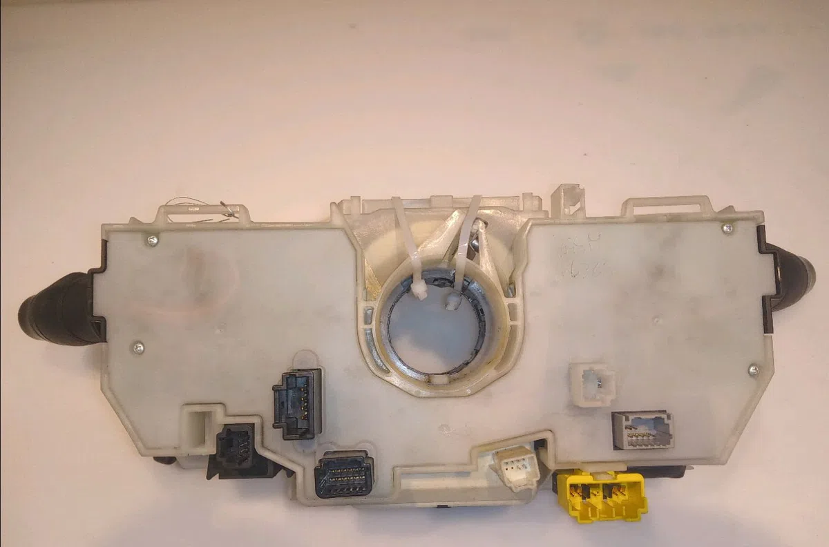 Bloc commodos Renault LAGUNA III (BT0-1) 2.0 dci (bt07, bt0j, bt14, bt1a, bt1s) (2007-2015) 5 portes occasion