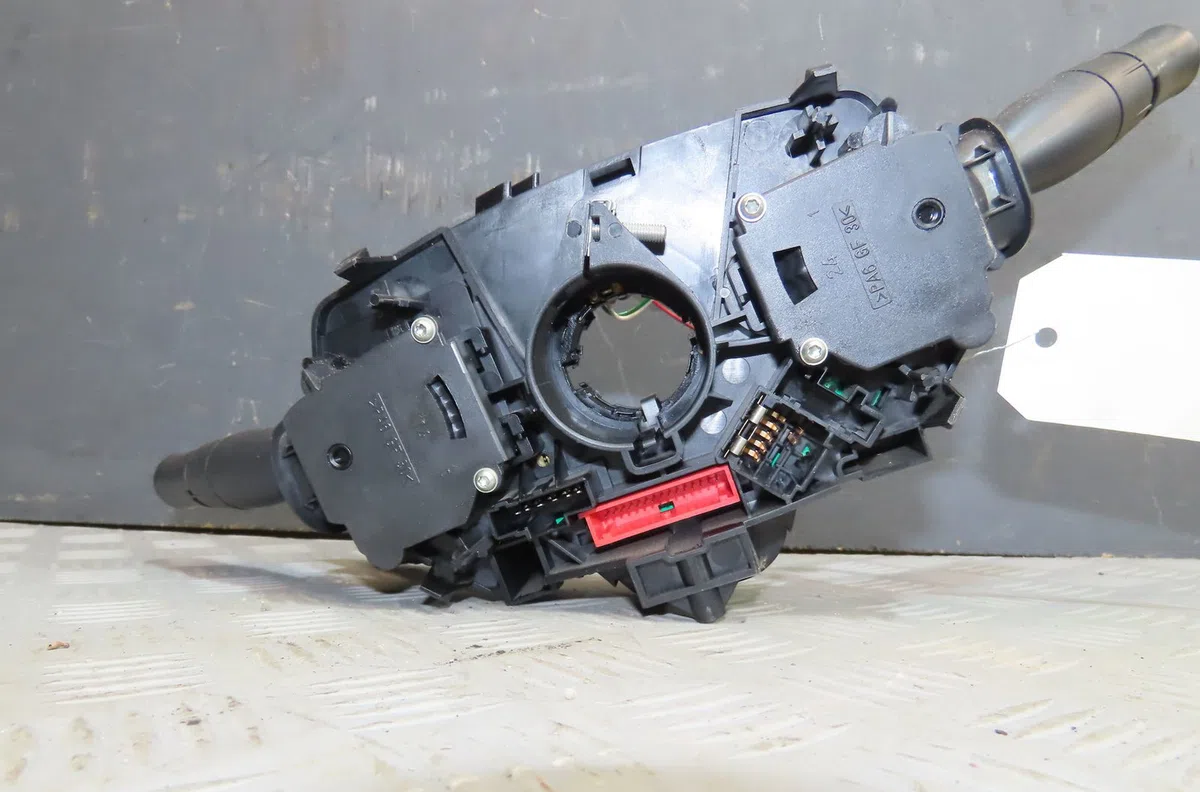 Bloc commodos Renault MEGANE CC (EZ0-1_) 1.9 dci (ez0j, ez1s) (2010) occasion