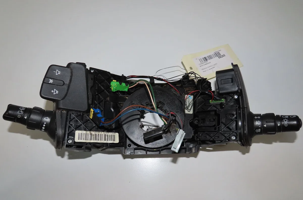Bloc commodos Renault SCÉNIC II (JM0-1_) 1.9 dci (jm0g, jm12, jm1g, jm2c) (2003-2006) occasion