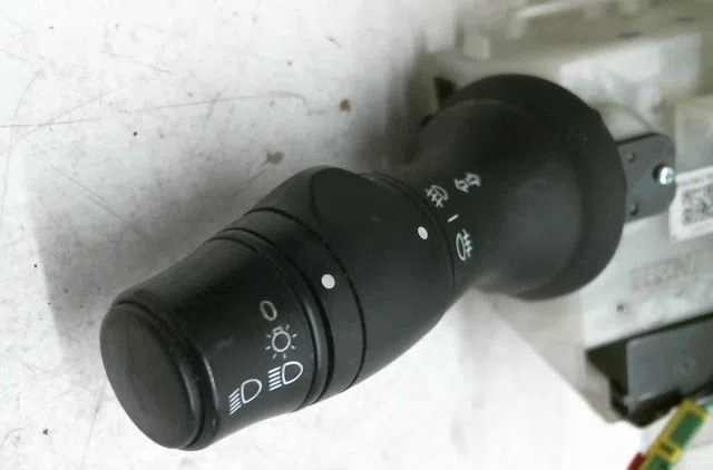 Bloc commodos Renault SCÉNIC III (JZ0-1_) 1.5 dci (jz02, jz0r) (2010) occasion